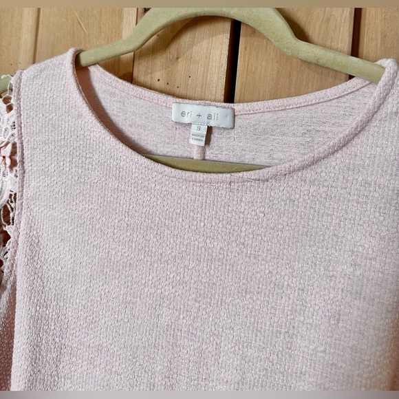 EUC Eri + Ali Samara Lace Top Anthropologie Blush - Picture 5 of 6